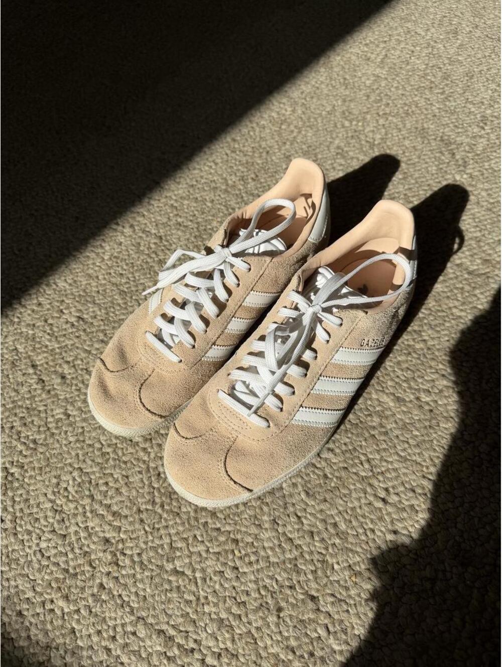 Adidas Gazelle sneakers in beige with three white stripes